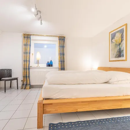 Suederhof 6 Апартаменты Кайтум